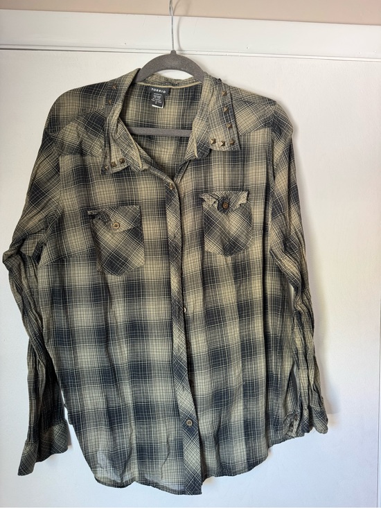 torrid Tops - Torrid Plaid Button-Up Shirt With Studded Collar